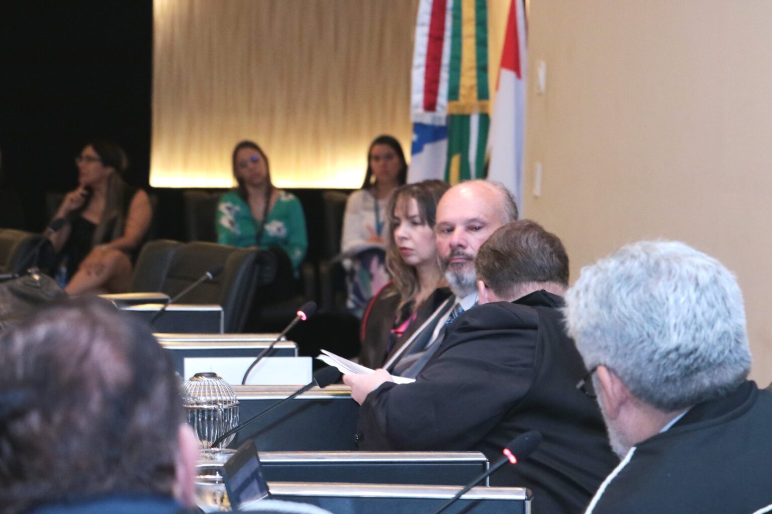 ​TCE-AM multa em R$ 86,3 mil e reprova contas da Câmara de Alvarães
