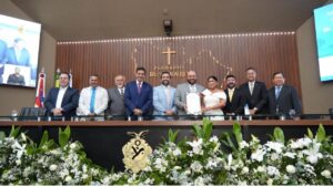 Prefeito de Tefé, Nicson Marreira, recebe Medalha Ruy Araújo da Assembleia Legislativa do Amazonas
