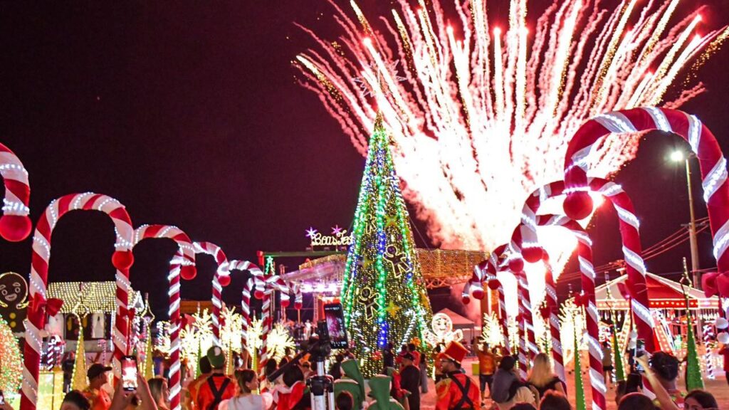 Abertura oficial do “Natal: Um Sonho de Criança” em Tefé Abertura oficial do “Natal: Um Sonho de Criança" em Tefé