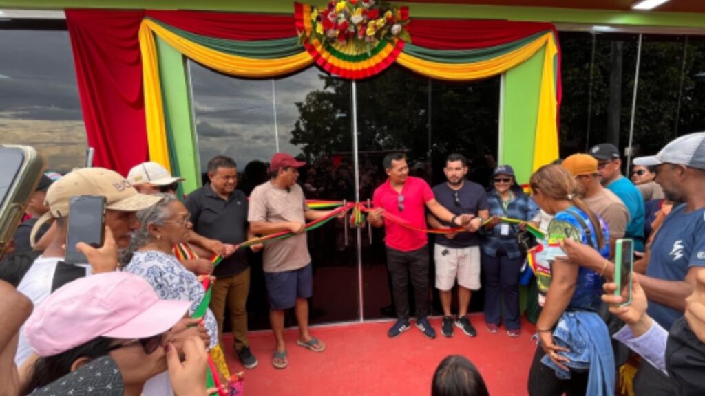 Alvarães vive dia histórico com revitalização de da Escola Municipal Espírito Santo