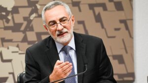 Com a saída de embaixador da Argentina, governo brasileiro decide retorno à embaixada