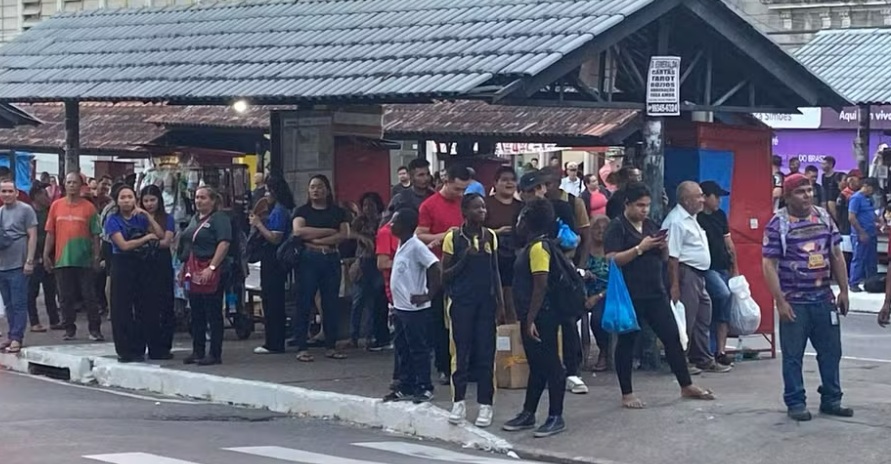 Greve dos rodoviários em Manaus escancara uso político do transporte público