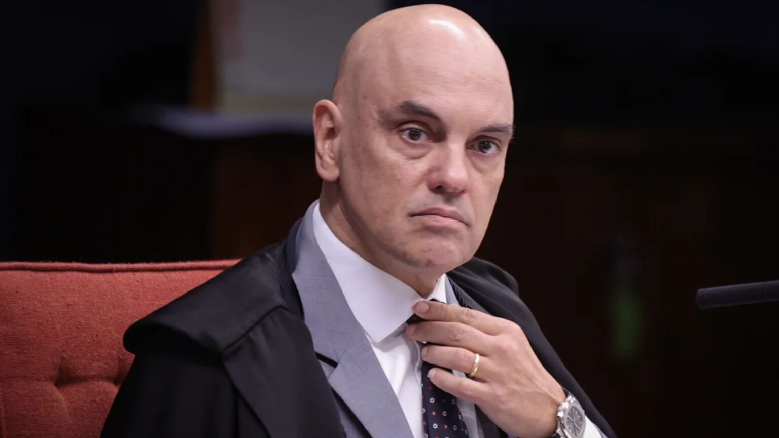Moraes manda investigar fonte de jornalista em denúncias contra Flávio Dino