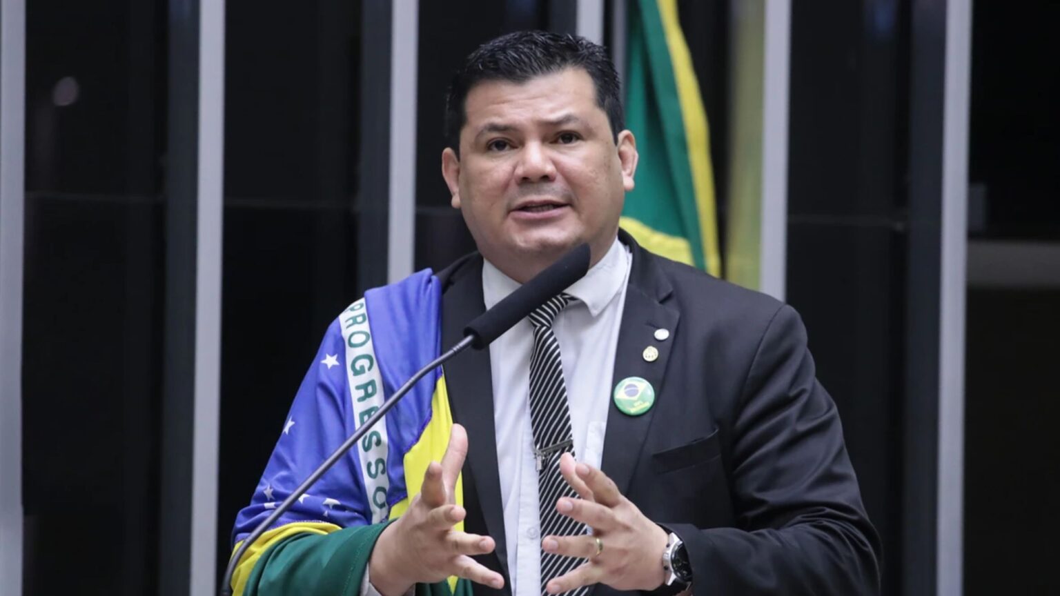 STF aceita denúncia e torna réu deputado que desejou a morte de Lula