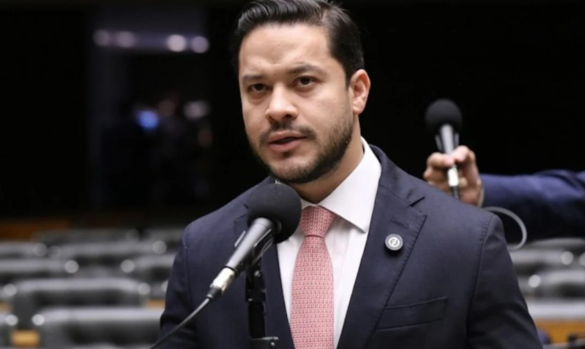 Calado, mudo, em silêncio: Adail Filho não vai falar nada