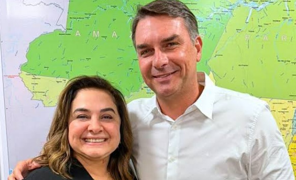 Maria do Carmo ganha chance para cobrar explicações de Flávio Bolsonaro sobre Vorcaro